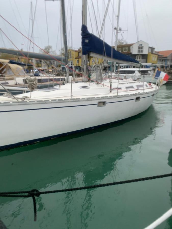 Nuit Sur Un Bateau Hotell La Rochelle  Exteriör bild