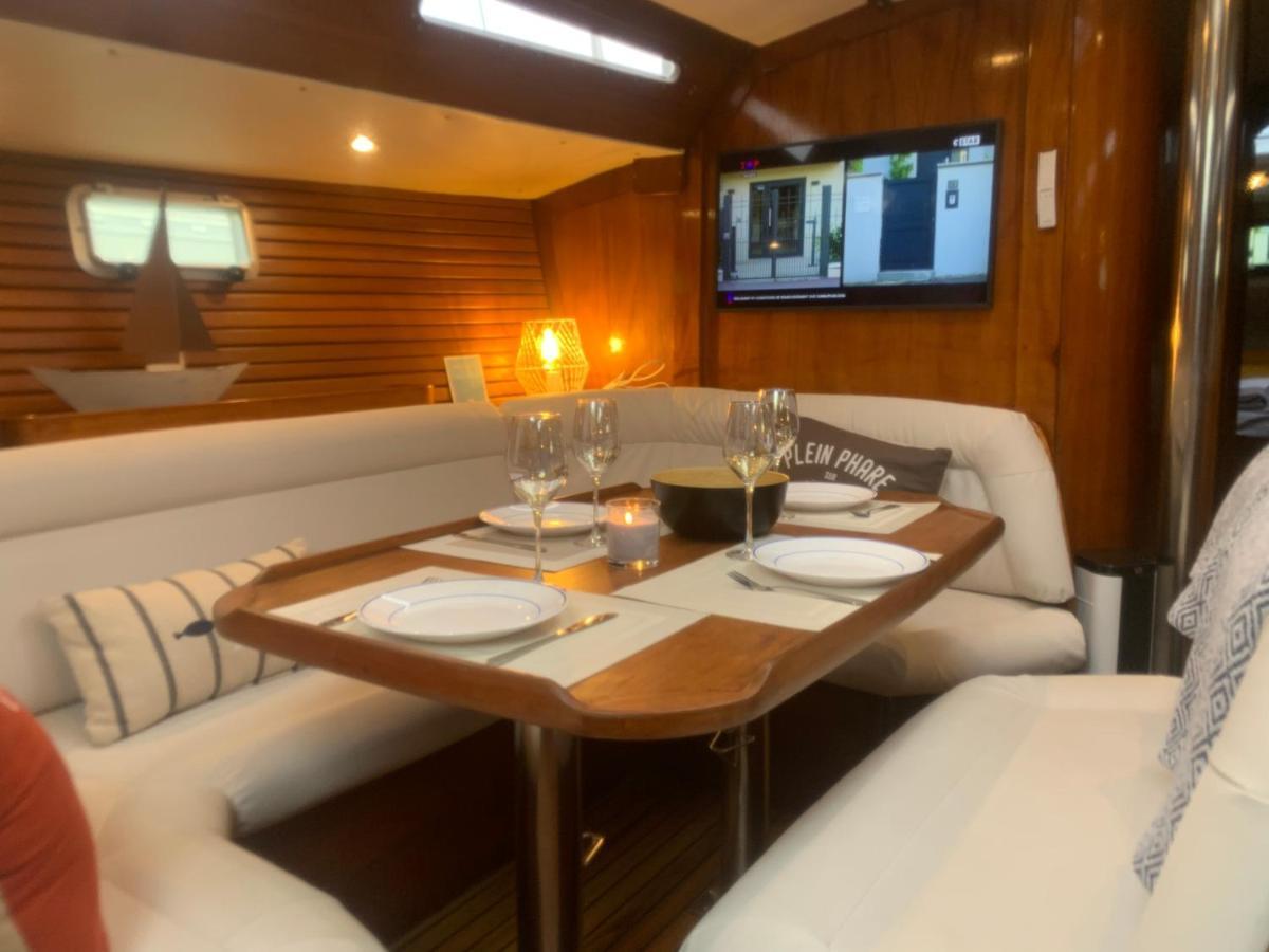 Nuit Sur Un Bateau Hotell La Rochelle  Exteriör bild