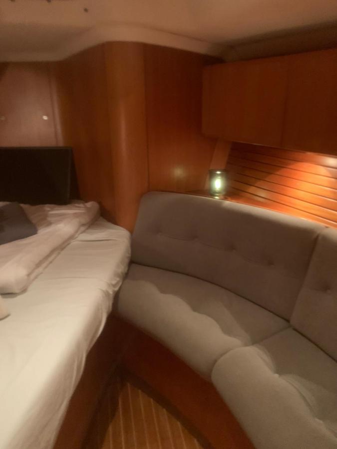 Nuit Sur Un Bateau Hotell La Rochelle  Exteriör bild